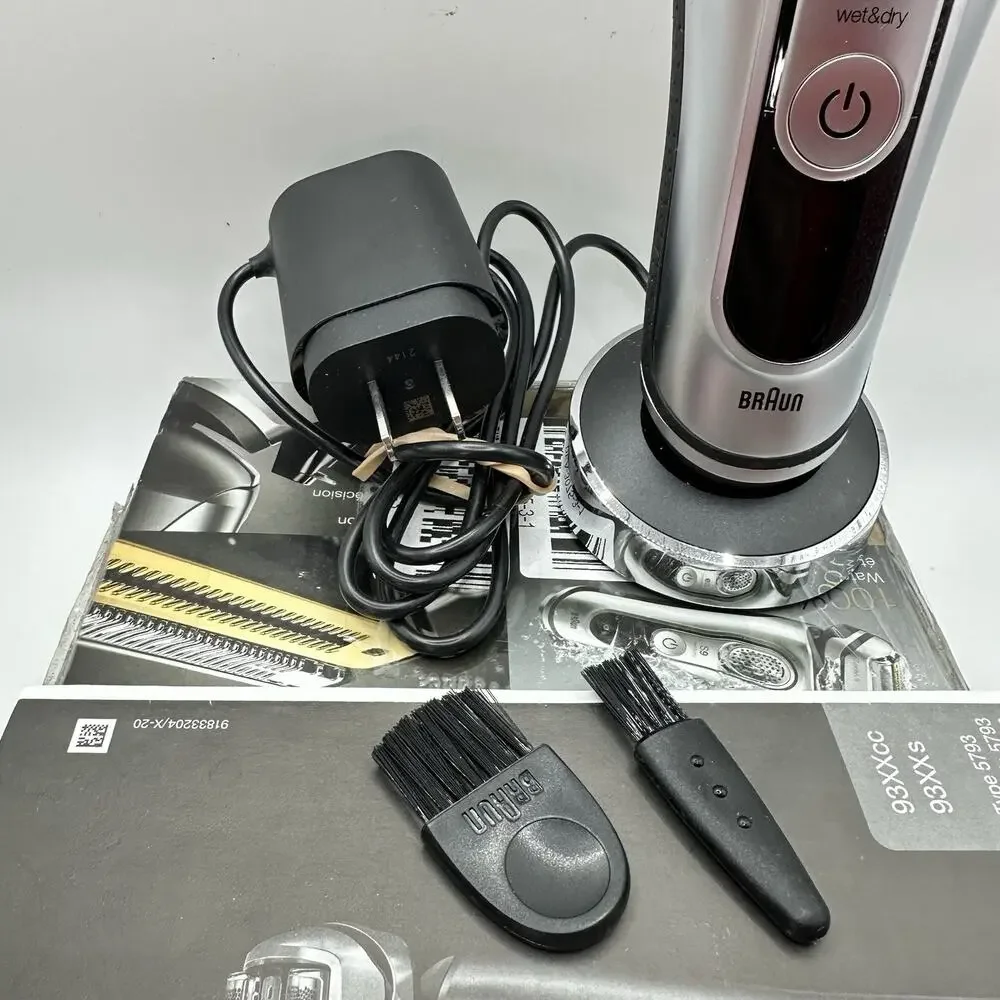 Braun Series 9 (9330S) Cordless Rechargeable Men’s Electric Razor Shaving Kit